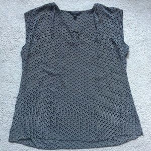 Short sleeve pattern blouse - Size M